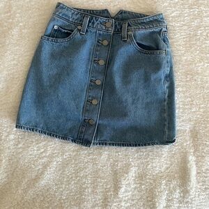 Levi’s denim button up mini skirt